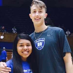 Meet your Posher, Holly